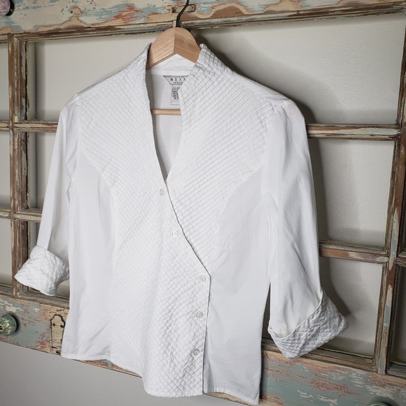 NEXX Petite Small white button up top tuxedo vibe - Picture 2 of 7